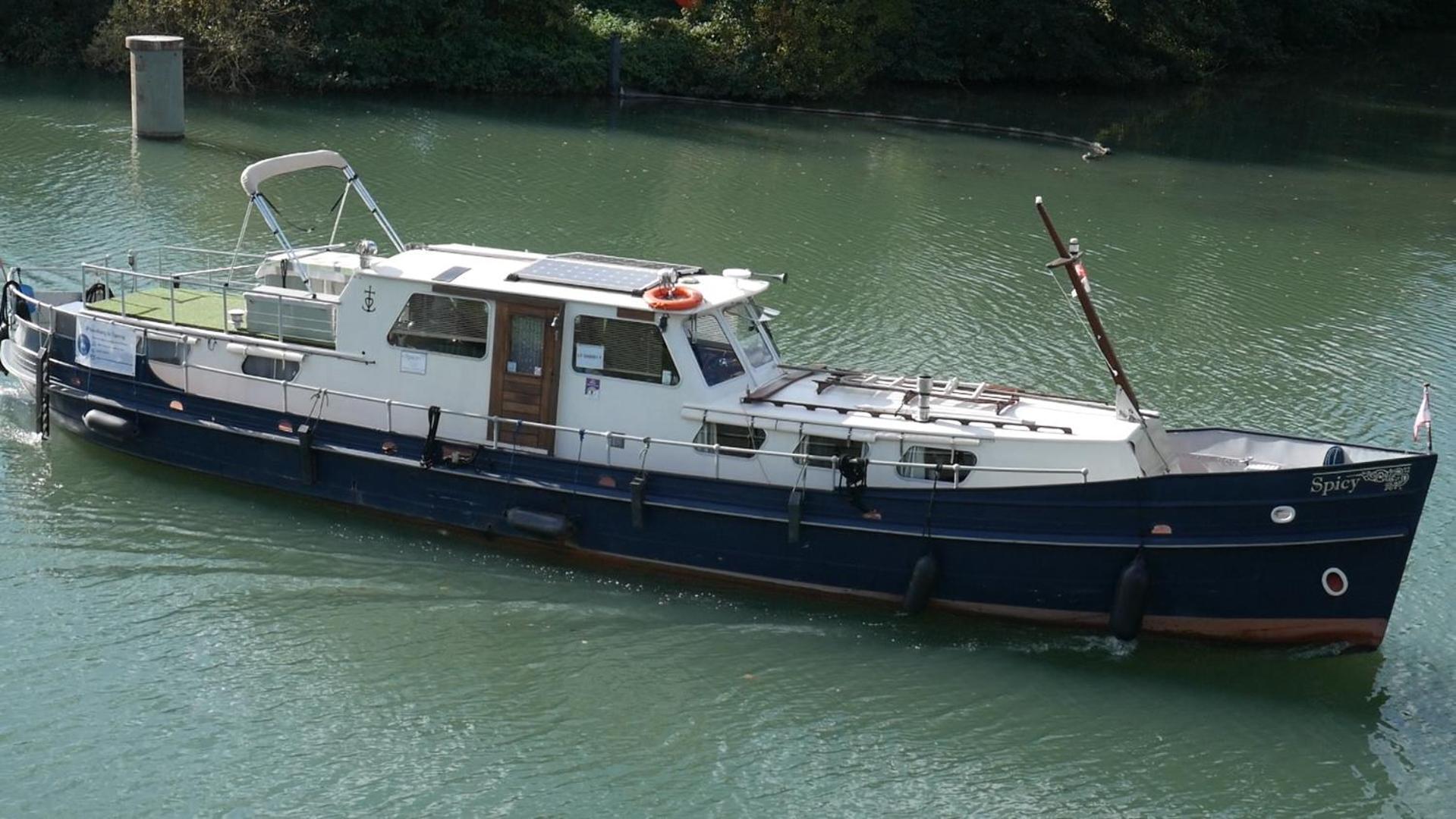 Spicy - Sejour Insolite Sur La Marne Meaux Exterior photo