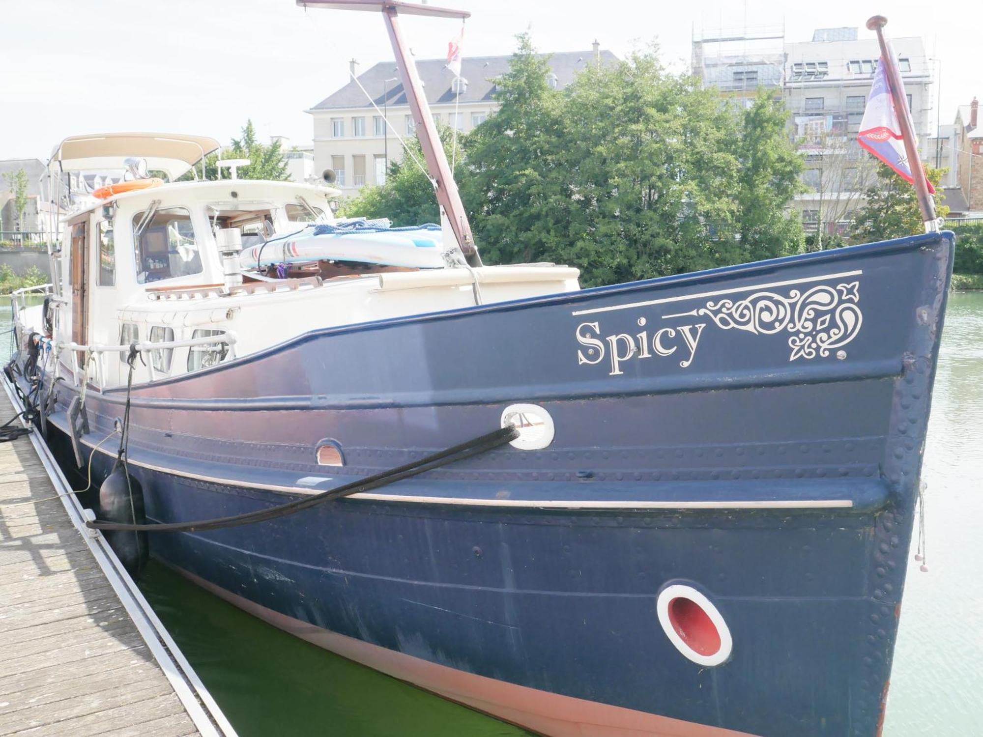 Spicy - Sejour Insolite Sur La Marne Meaux Exterior photo