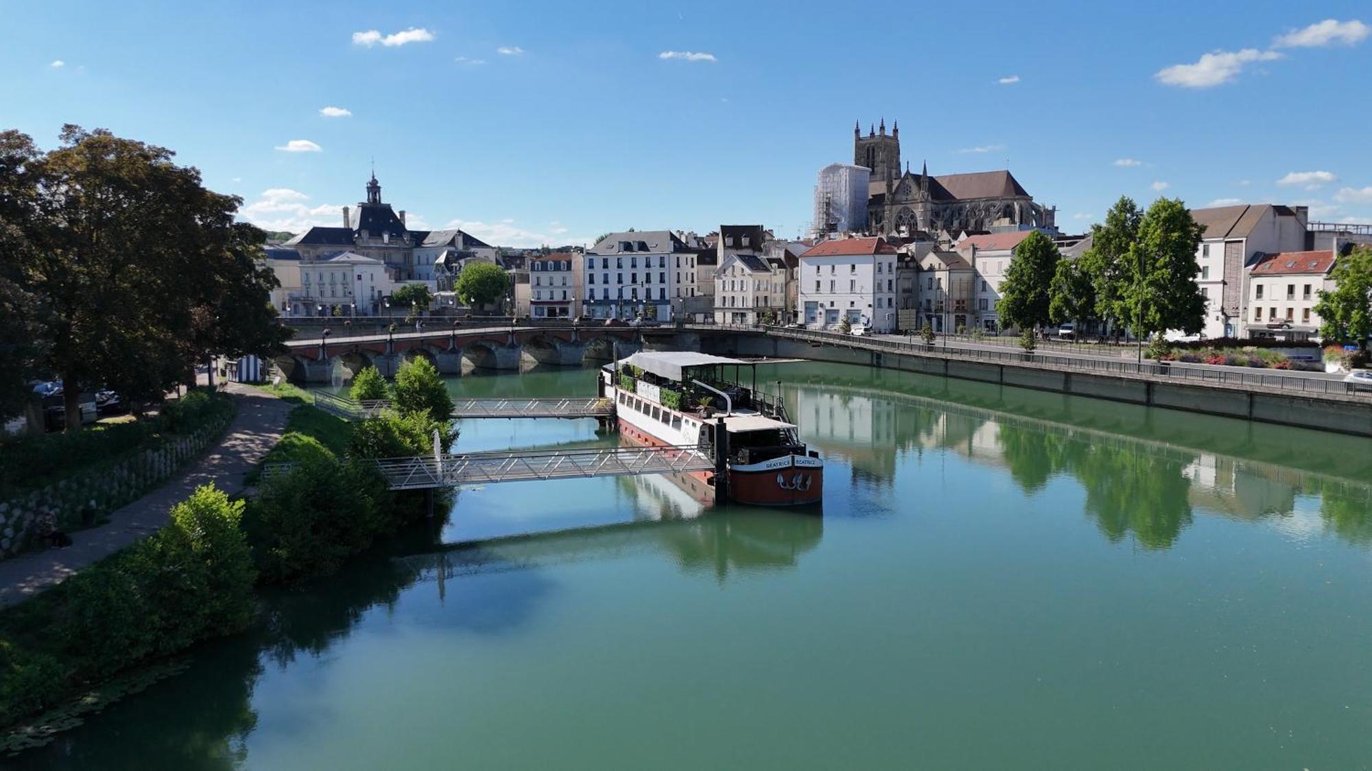 Spicy - Sejour Insolite Sur La Marne Meaux Exterior photo